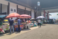 Momen Pelantikan PPPK, Pedagang Ramai-Ramai Raup Cuan