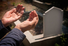 Ziarah Makam Keluarga Menjadi Tradisi Akhir Ramadhan di Bengkulu Tengah