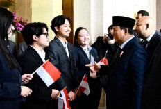 Tiba di Paris, Presiden Prabowo Disambut Ratusan Diaspora Indonesia