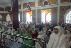 Khusyuk dan Penuh Khidmat, Begini Suasana Pelaksanaan Salat Idul Fitri di Kecamatan Pondok Kelapa
