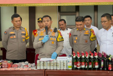 1 DPO Ditangkap, 232 Botol Miras dan 200 Liter Tuak Diamankan dalam Operasi Pekat