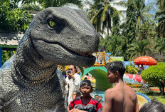Ada Dinosaurus di Waterpark Wahana Surya, Kehadirannya Terbatas Hingga 21 April