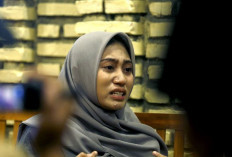 Demo Percaloan PPPK Paruh Waktu, Dheninda Klarifikasi Dugaan Gestur Mencibir Demonstran