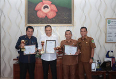 TOP BUMD Awards 2026: Bupati Rachmat TOP Pembina BUMD, Movizar TOP CEO/Direktur