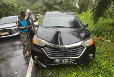 Hilang Kendali, Mobil Avanza Terperosok ke Jurang 10 Meter di Liku Sembilan