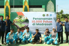 MAN IC Bengkulu Tengah Laksanakan Program Penanaman 10.000 Bibit Pohon Serentak 