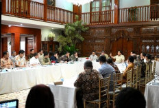Prabowo Kumpulkan Sejumlah Menteri di Kertanegara, Bahas Isu Strategis Sektor Keuangan-Perbankan