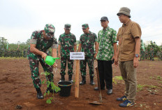 Danrem 041/Gamas Tanam 250 Bibit Pohon di Kabupaten Bengkulu Tengah