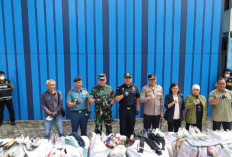 Penyelundupan Pakaian Bekas dari Malaysia di Perbatasan Kalbar Digagalkan Petugas