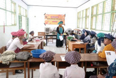 Pelajar SLBN 1 Bengkulu Tengah Belajar Masak Kue Pie dan Donat