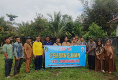 Pemdes Pagar Gunung Bangun Jalan Usaha Tani dan Ternak 250 Ekor Ayam untuk Ketahanan Pangan