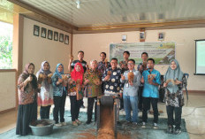 Limbah Kelapa Jadi Produk Bernilai, UNIB Beri Edukasi dan Bantuan Mesin ke Desa Sri Kuncoro