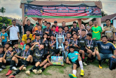 Seru! Tim Bupati Bengkulu Tengah Terpilih Menang 1-0 di Pertandingan Eksibisi Oldstar