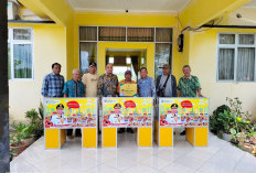 3 Warga Desa Talang Tengah Terima Gerobak Sayur Pemberian Gubernur Bengkulu 