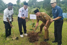 Pendamping Desa Bengkulu Rayakan Hari Bhakti di Desa Srikaton, Warga Terima Bantuan Sosial