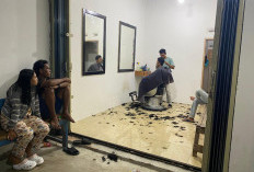 Dampak Ekonomi Terasa, Usaha Pangkas Rambut Alami Penurunan Pendapatan
