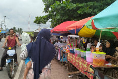 Takjil Beragam Pilihan di Simpang Tiga Desa Pasar Pedati, Warga Antusias Berburu Hidangan Berbuka