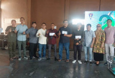 Perlombaan Karaoke Dangdut se-RBMG, Peserta dari Harian Rakyat Benteng Raih Juara 