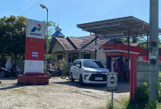 Antrean Panjang di Pertashop Taba Lagan, Warga Keluhkan Pengisian BBM Pakai Jerigen