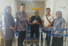 Empat Warga Bengkulu Tengah Terima Bantuan Rehab Rumah Tidak Layak Huni