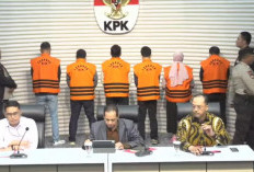 Lihat, Kardus Bermuka Paman Birin hingga Uang Rp12,1 Miliar