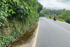 Jalan Lintas Terganggu, Pembuangan Limbah Rumah Tangga Keluarkan Aroma Tidak Sedap