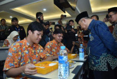 Mendikdasmen Abdul Mu'ti: Makan Bergizi Gratis Membentuk Karakter & Kepribadian Mulia