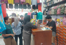 Menjelang Idulfitri, Toko Serba 35 Ribu Razkha Fashion 2 Ramai Diburu Pembeli
