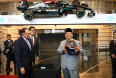 Anwar Ibrahim Tertawa Saat Prabowo Berseloroh Meminta Mobil F1