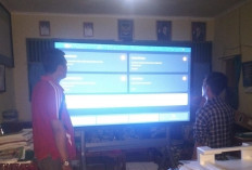 Digitalisasi Pendidikan Merata: Smartboard Program Prabowo Sentuh Sekolah Terpencil di Bengkulu Tengah