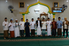 Pawai Takbir Keliling Meriah, Bupati Rachmat Salat Id Bersama Warga Desa Pekik Nyaring