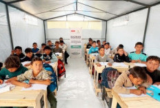 Empat Tenda Sekolah Darurat Didirikan di Gaza, Ratusan Anak Kembali Belajar