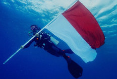 Pertamina Gelar Pengibaran Bendera Bawah Laut hingga Pemberian Beasiswa