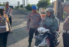 100 Pengendara Ditindak, Satlantas Polres Bengkulu Tengah Tambal Jalan Berlubang 