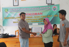 BLT Dana Desa Disalurkan, Kades Padang Kedeper Harap Bantu Penuhi Gizi Anak dan Ibu Hamil