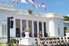 Prabowo Antarkan Jokowi ke Bandara untuk Pulang ke Solo