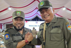 Momen Salam Komando Gubernur Bengkulu Helmi Hasan dengan Bupati Bengkulu Tengah Rachmat Riyanto