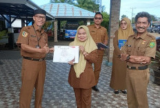 Patut Ditiru! Pegawai Dukcapil Kota Bengkulu Diganjar Penghargaan karena Layani Warga Saat Hari Libur