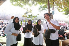 Wujud Rasa Syukur Setelah Terima SK, Ribuan PPPK Banyuwangi Sumbang Bibit Pohon
