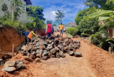 Jalan Lingkungan Rampung, Tembok Penahan Tanah dan Drainase Bergulir