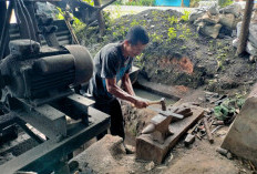 Kerajinan Besi di Bengkulu Tengah Terancam Punah, Pengrajin Harap Dukungan Pemerintah