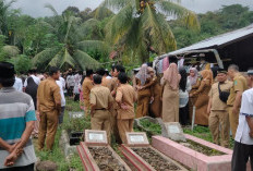 Dilepas Mantan Bupati, Putra Almarhum Ketua LAZISNU Benteng Pimpin Sholat Jenazah