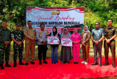 Polres Bengkulu Tengah Tuntaskan Program Bedah Rumah dan Bantuan Sosial untuk Masyarakat dan Warakawuri