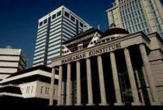 MK Larang Wamen Rangkap Jabatan Komisaris BUMN, Efriza: Pemerintah Wajib Patuh