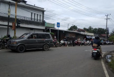 BBM Langka Lagi, Antrean Pertalite di SPBU Bengkulu Tengah Mengular