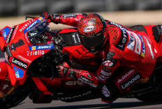 MotoGP Spanyol Gila, Pecco Juara, Roda Motornya Menyenggol Bahu Marquez