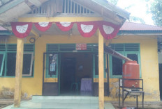 5 Tahun Tak Tersentuh Perehaban, Kondisi Kantor Desa Padang Betuah: Atap Bocor dan Dinding Rusak